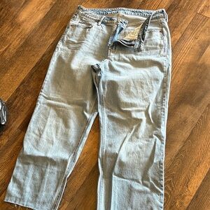 Old Navy Light Wash Wide-Leg Jeans
